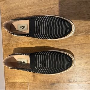 UGG Flats Tan and Black